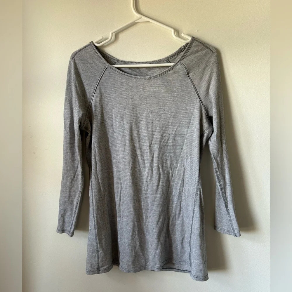 Lululemon Grey Cut Out Back Gray 3/4 Sleeve Shirt